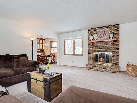 2nd image of 2725 Riviera Dr N
