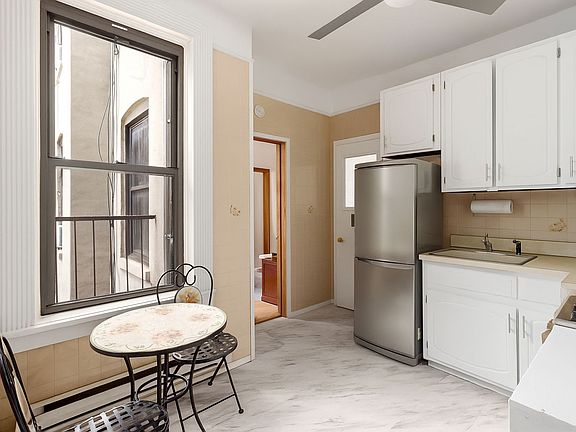 3rd image of 199 Prince St APT 17