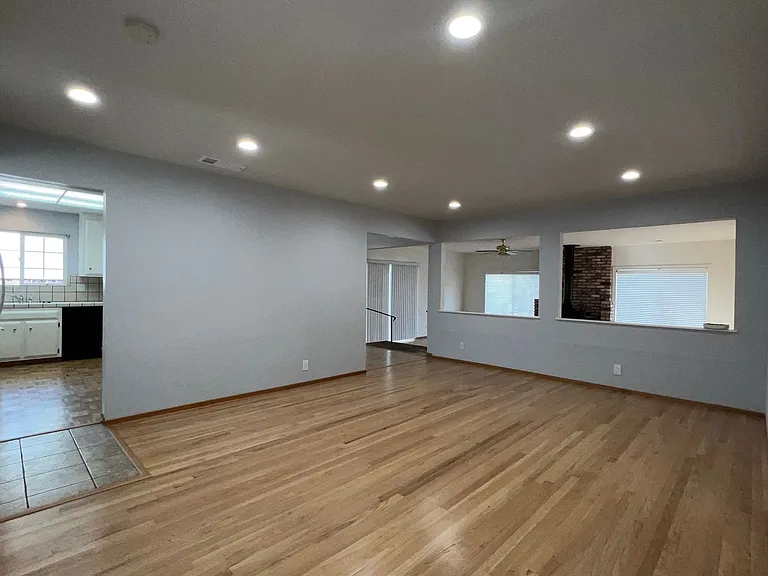 5683 Keymar Dr — Photo 4