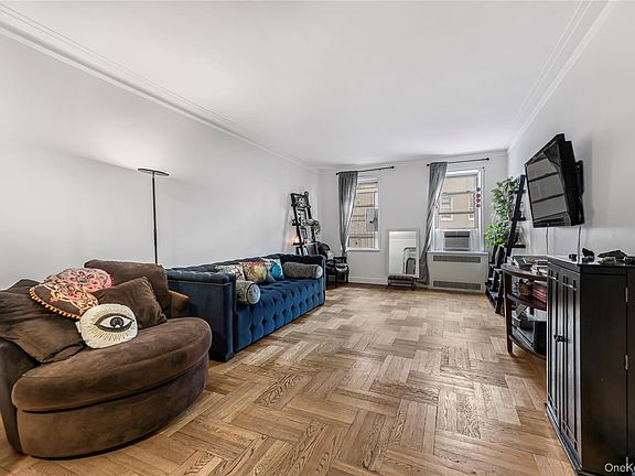 4th image of 2190 Boston Road #4G