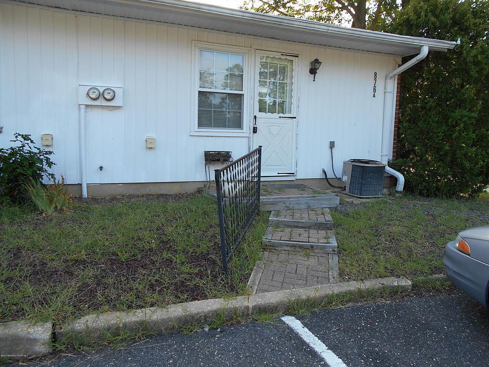 1st image of 876A Balmoral Ct