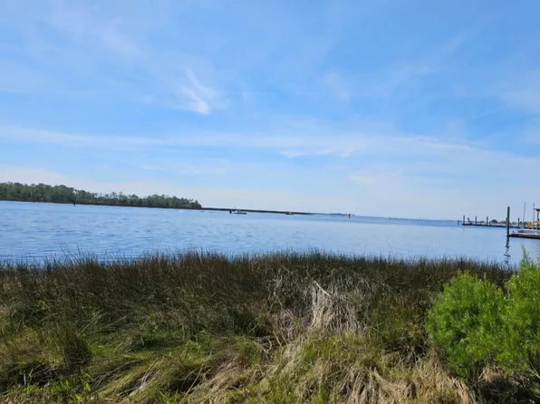  E Second St, Steinhatchee, FL 32359