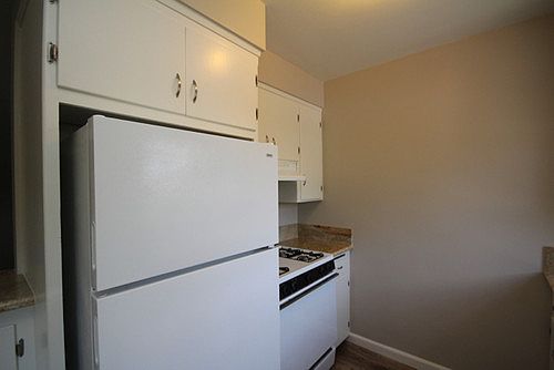 4th image of 302 Garfield Ave APT E