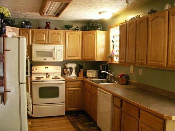 5th image of 430 Chestnut Dr