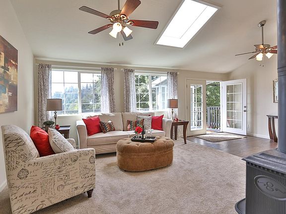 4th image of 21541 Madrone Dr