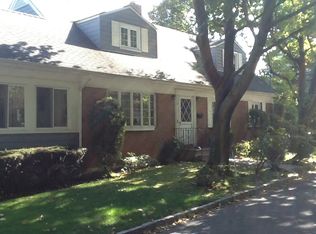 5 Wilson View Pl, Staten Island, NY 10304