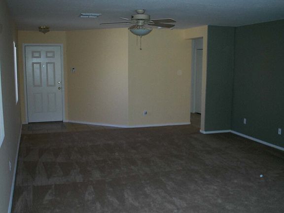 3rd image of 15418 W Lisbon Ln