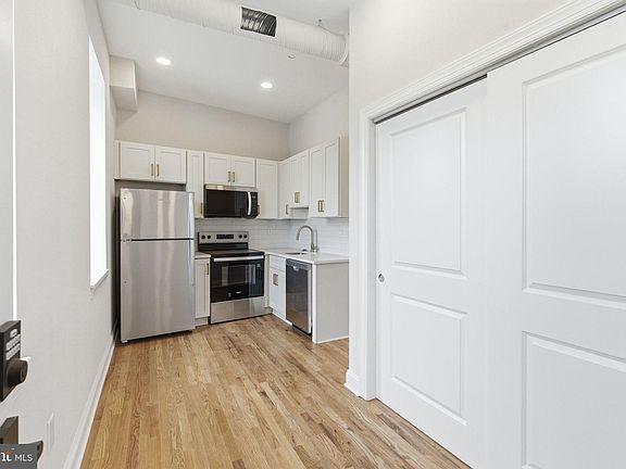 5th image of 337 S Fremont Ave