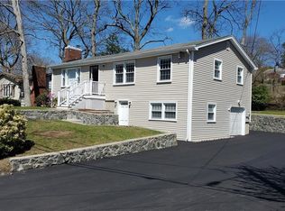 68 Quaker Dr, West Warwick, RI 02893