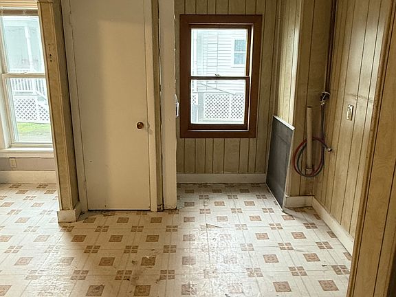 3rd image of 15 Melville St #1