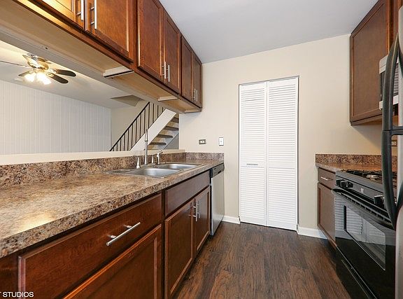 4th image of 429 James Ct Unit C