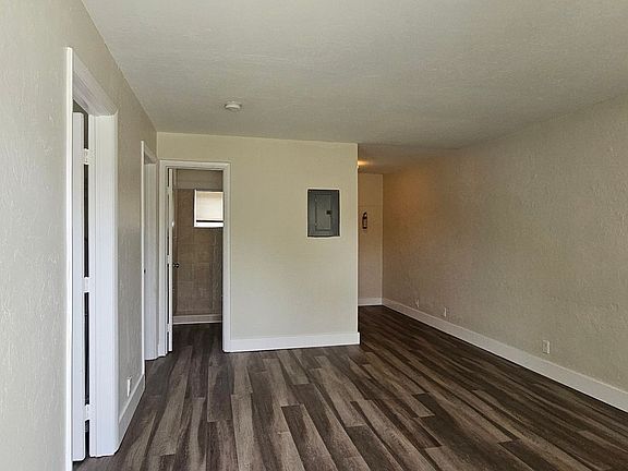 4th image of 3041 2nd St Unit 1