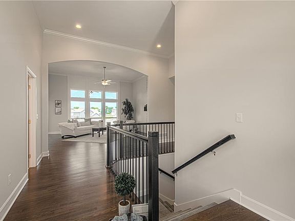 3rd image of 1043 Fir Ln