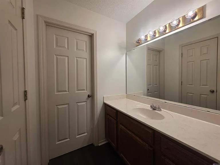 1608 Waldron Cv — Photo 12