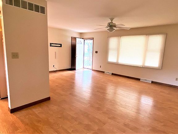 3rd image of 2306 Shannon Dr