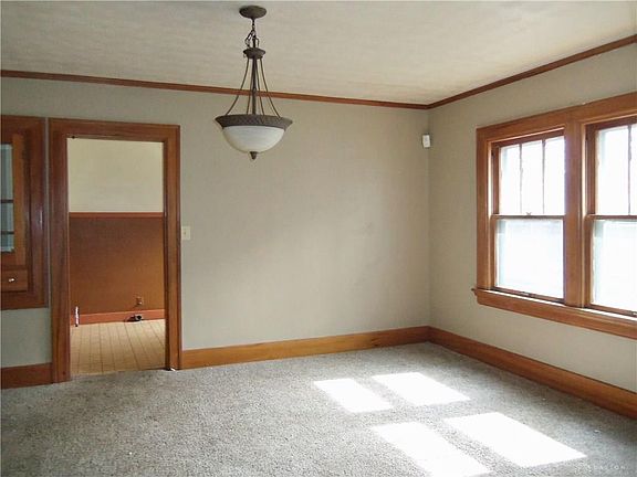 5th image of 2300 Catalpa Dr