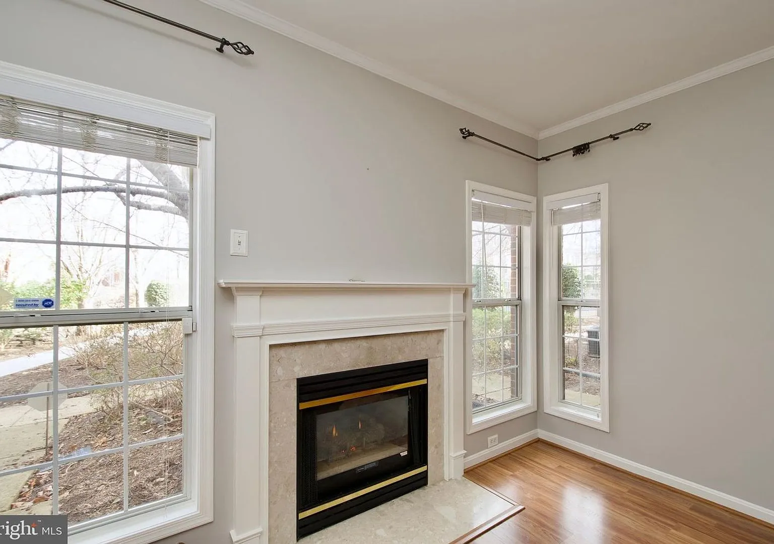 Charming & Pet-Friendly 1BR/1BA Condo in Alexandria's Stonegate — Photo 2