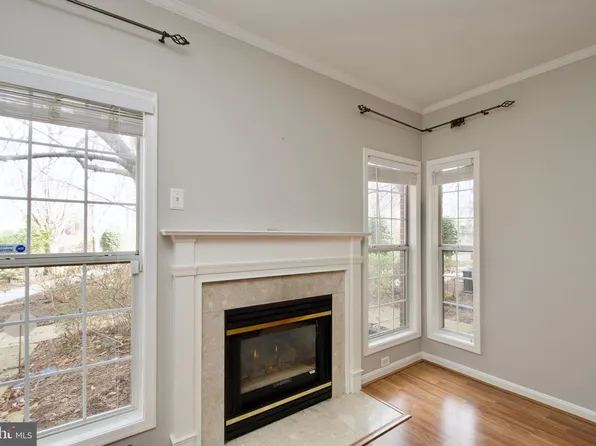 2324 Henshaw Pl #3, Alexandria, VA 22311