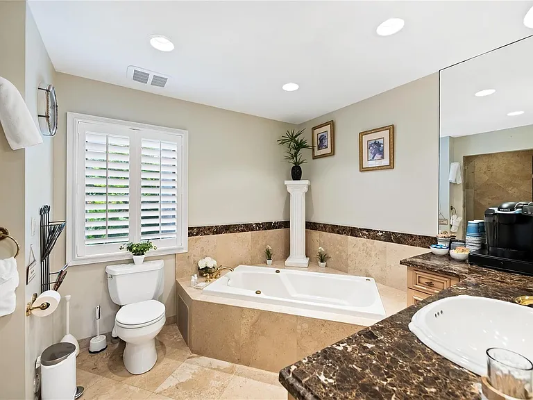 1600 S Ocean Dr — Photo 22