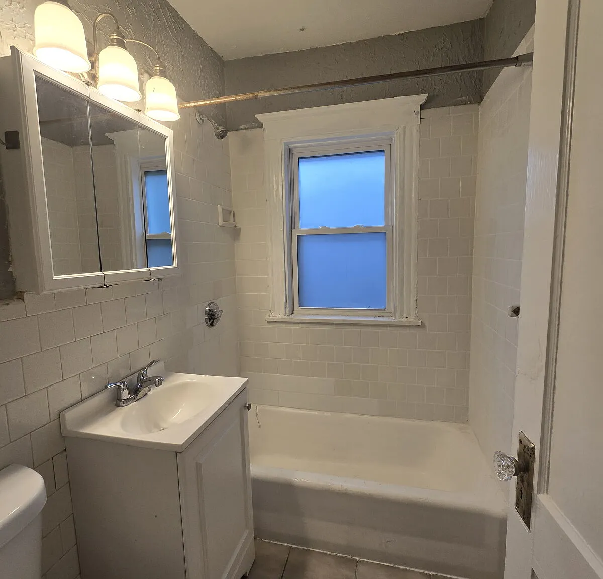 2 bed, 1100 sqft, $3,100 — Photo 3