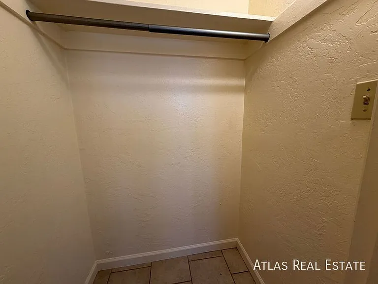 1932 S Campbell Ave — Photo 18