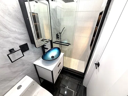 Bathroom, photo 2