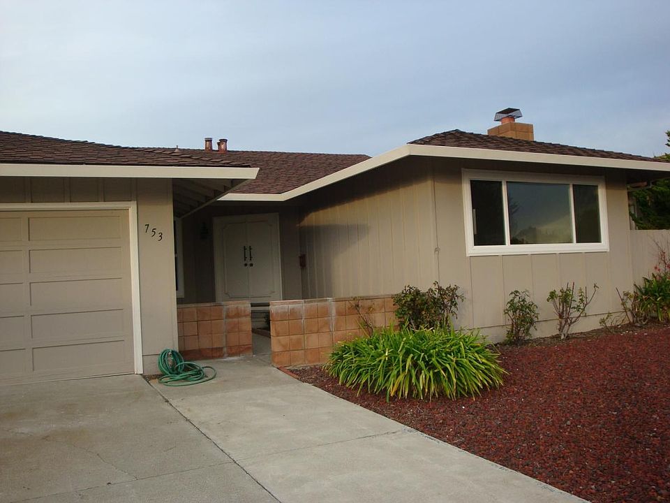 753 Gull Ave