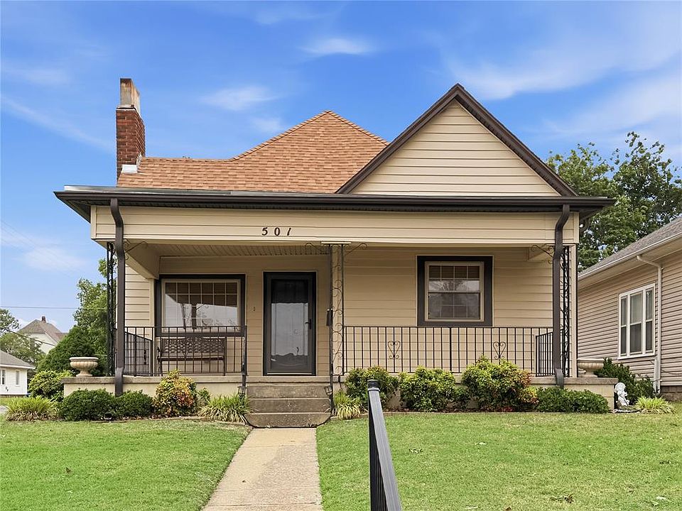 1st image of 501 S Hoff Ave