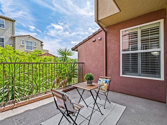 3rd image of 1255 Avenida Las Brisas
