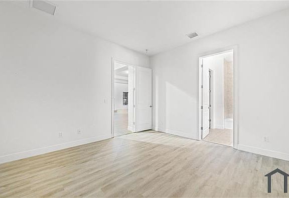 4th image of 11620 NW 83rd Way