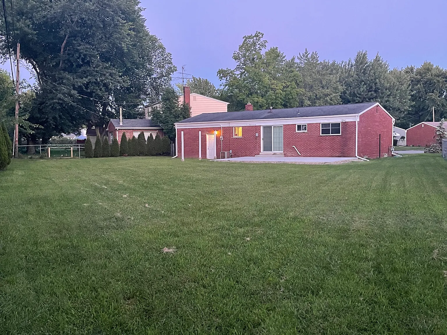 3 bed, 925 sqft, $1,500 — Photo 2