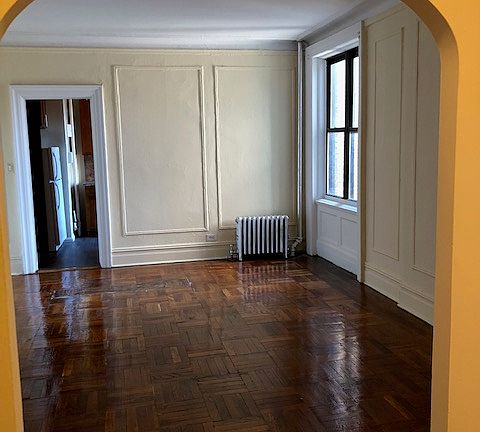 4th image of 3647 Broadway APT 6b