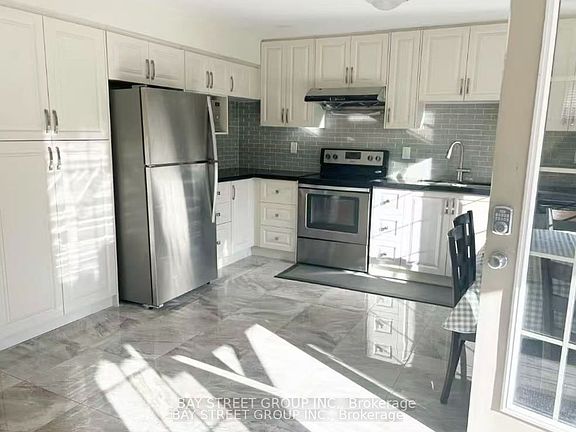 3rd image of 37 Heintzman Cres