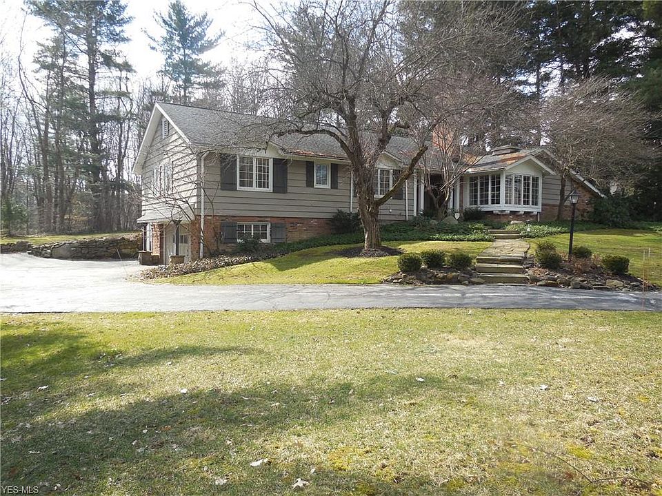 1st image of 33050 Woodsdale Ln