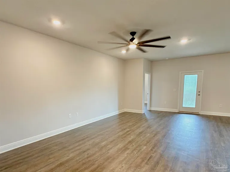 8026 Burnside Loop — Photo 9