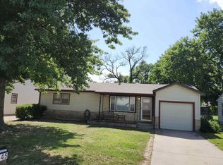 145 S Stewart Dr, Haysville, KS 67060