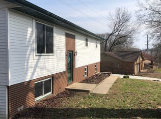 216 Woodridge Ct, Collinsville, IL