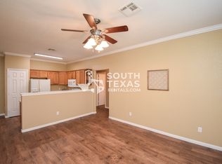 137 Sherwood Dr #D, Victoria, TX 77901