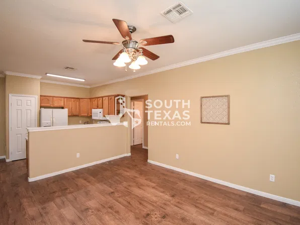 137 Sherwood Dr #D, Victoria, TX 77901