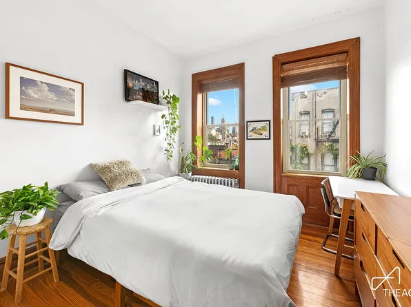 125 E 4th St APT 26, New York, NY 10003
