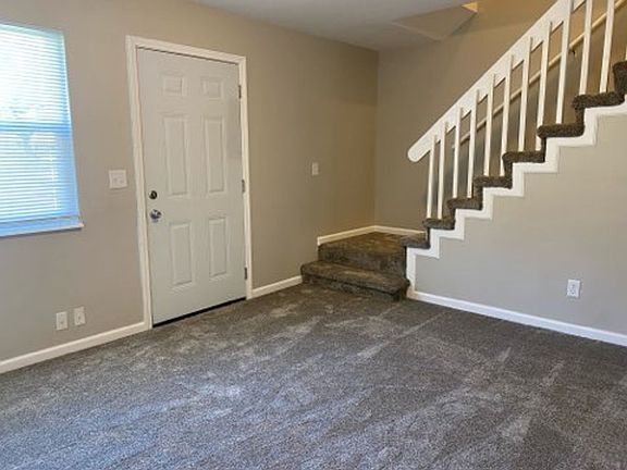 2nd image of 1107 Arrowhead Dr #C