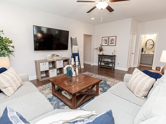 4th image of 257 Bexley Way