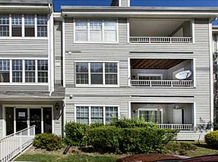 808 Meadow Ct, Helmetta, NJ 08828