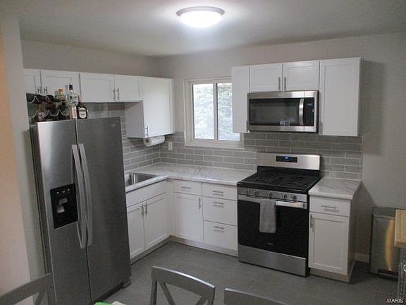 3rd image of 718 Peace Haven Ct