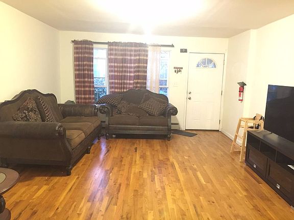 4th image of 10448 164th St