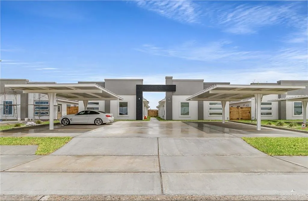 2 bed, 2.0 bath, 980 sqft, $1,095 — Photo 1