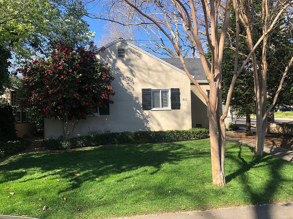 1st image of 800 42nd St
