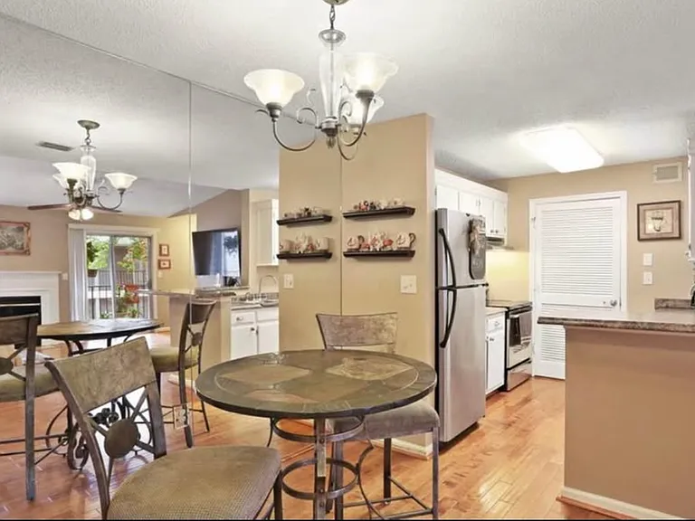 642 Granville Ct #2 — Photo 9