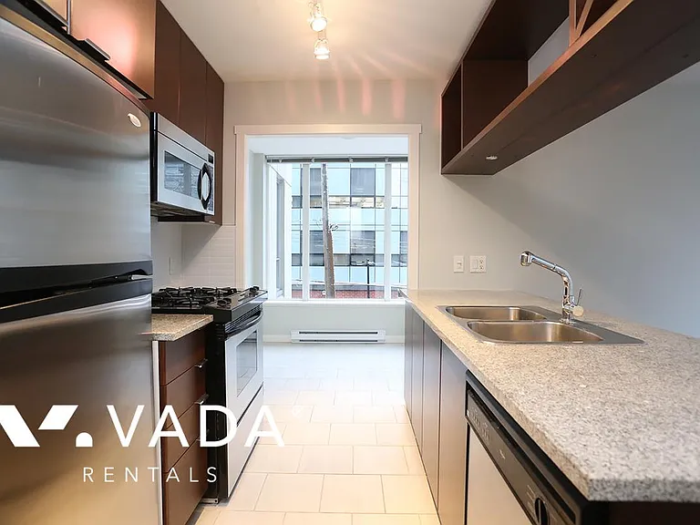 1001 Richards St #302 — Photo 6