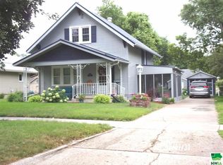 1412 Avenue H, Hawarden, IA 51023